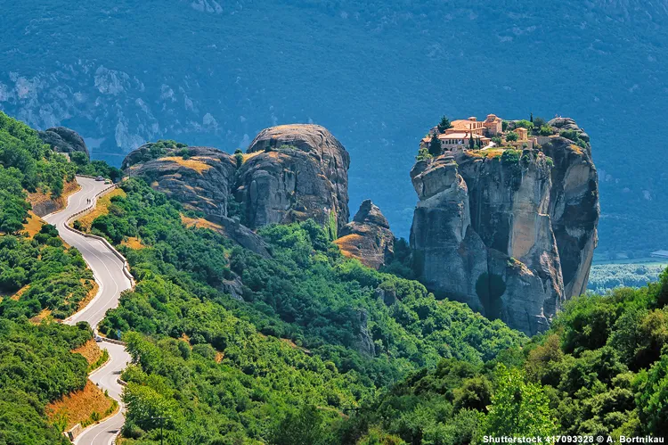 Kloster auf einem Felsen in Meteora